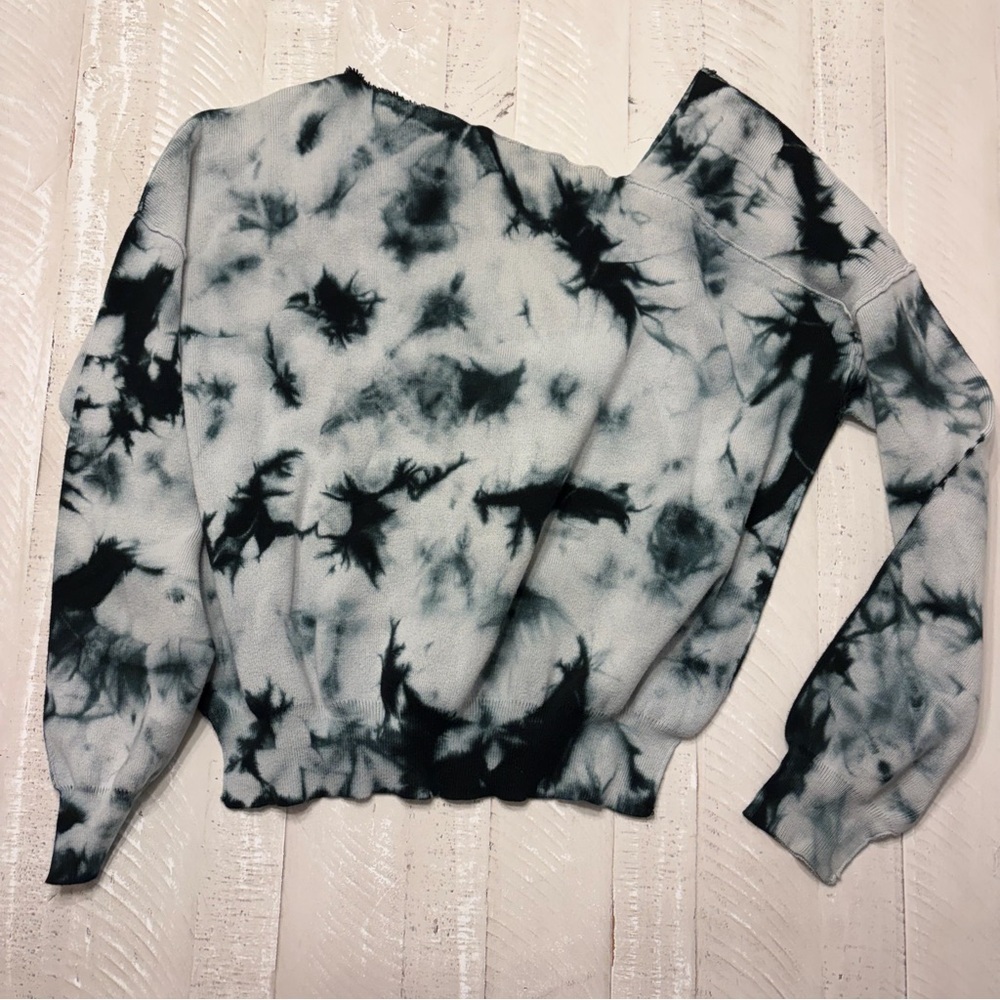 Line and Dot women’s asymmetrical off shoulder black tie dye sweater size medium